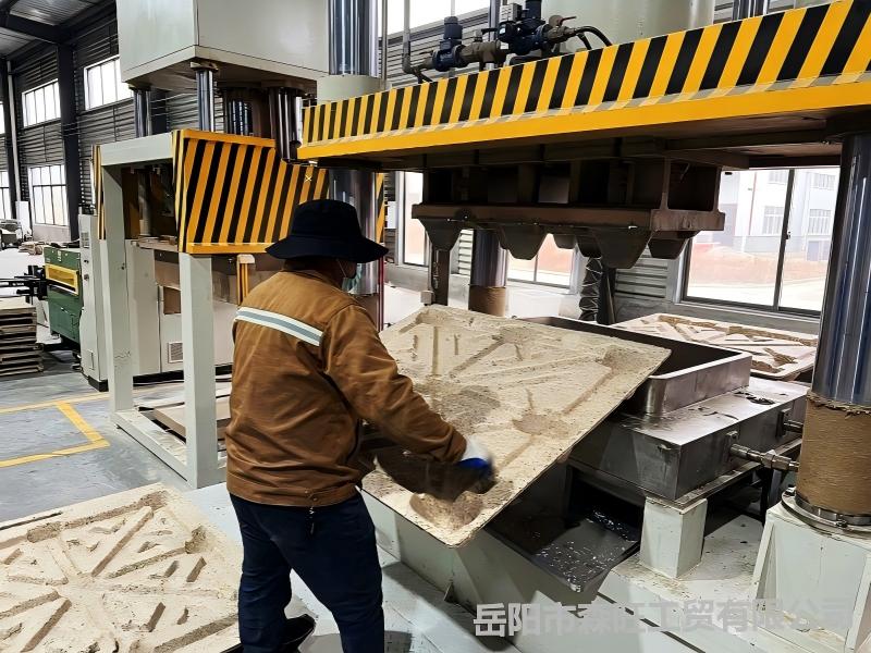 模压托盘生产加工区